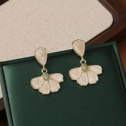 Flower Shape Stud Earrings Cute Sweet Design Fashion Jewelry Gift for Women
