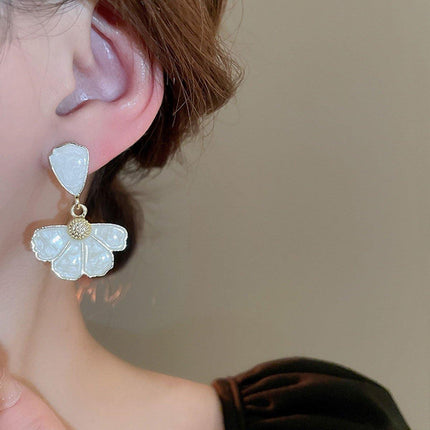 Flower Shape Stud Earrings Cute Sweet Design Fashion Jewelry Gift for Women
