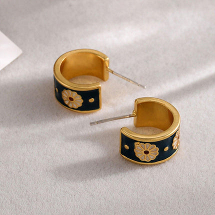 Vintage C Shaped Small Daisy Earrings Elegant Jewelry for Women Fashion Gift