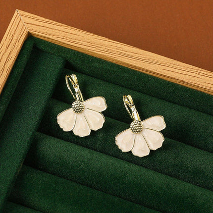 Flower Shape Stud Earrings Cute Sweet Design Fashion Jewelry Gift for Women