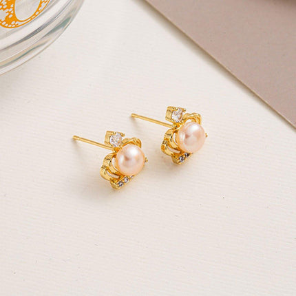Luxury Crown Imitation Pearl Earrings 5-6mm Needle Studs Elegant Fashion Jewelry