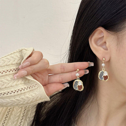 Elegant Hong Kong Vintage Style Color-Matching Earrings Oil Painting Design