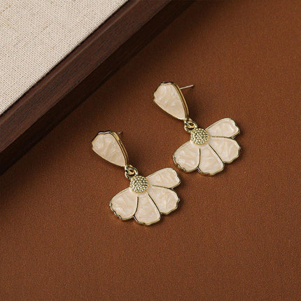 Flower Shape Stud Earrings Cute Sweet Design Fashion Jewelry Gift for Women