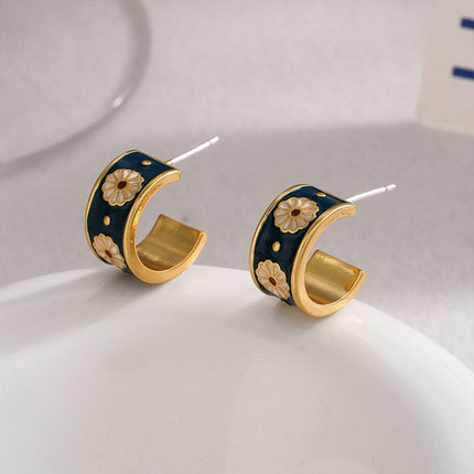 Vintage C Shaped Small Daisy Earrings Elegant Jewelry for Women Fashion Gift