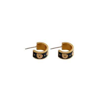 Vintage C Shaped Small Daisy Earrings Elegant Jewelry for Women Fashion Gift
