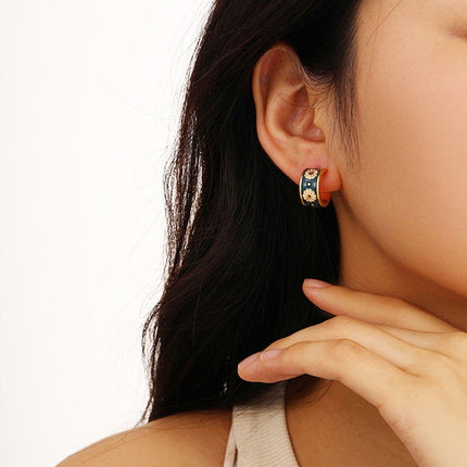 Vintage C Shaped Small Daisy Earrings Elegant Jewelry for Women Fashion Gift
