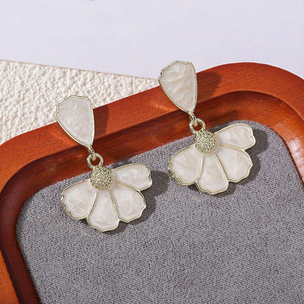 Flower Shape Stud Earrings Cute Sweet Design Fashion Jewelry Gift for Women