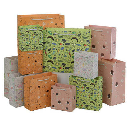 25pcs 14x15x7cm Creative Cartoon Paper Gift Bags Tote for Students Birthday Parties
