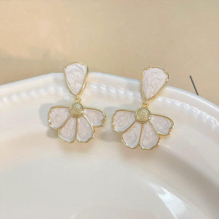 Flower Shape Stud Earrings Cute Sweet Design Fashion Jewelry Gift for Women