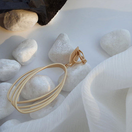 Retro Geometric Hollow Earrings Elegant Simple Design for Women Fashion Jewelry
