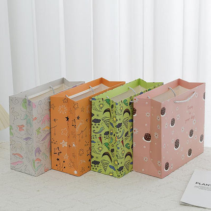 25pcs 14x15x7cm Creative Cartoon Paper Gift Bags Tote for Students Birthday Parties