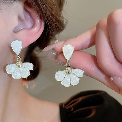 Flower Shape Stud Earrings Cute Sweet Design Fashion Jewelry Gift for Women