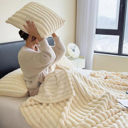 Plush Blanket Leisure Blanket Autumn Winter Warm Nap Throw Soft Cozy