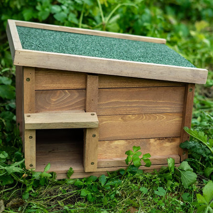 Outdoor Wooden Hedgehog House with Felt Roof - Garden Small Animal Shelter