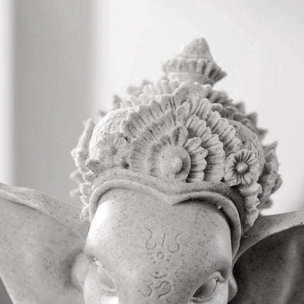 Resin Buddha Statue Carved Ornament Wealth God for Home Office Altar Decorative