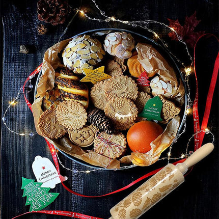 Christmas Wooden Rolling Pin Engraved Pine Cone Leaf Pattern Baking Embossed