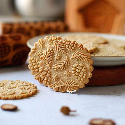 Christmas Wooden Rolling Pin Engraved Pine Cone Leaf Pattern Baking Embossed