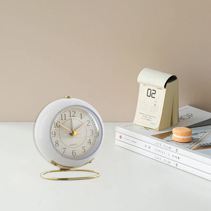 Simple Quiet Metal Alarm Clock with Night Light Battery-powered for Home Bedroom