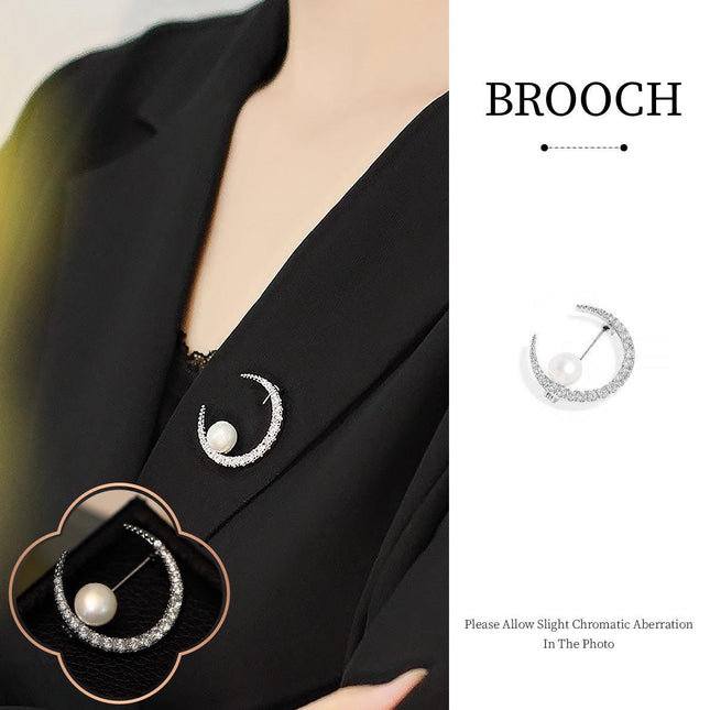 Natural Light 6A Freshwater Pearl Curved Crescent Brooch Autumn And Winter Temperament Pin