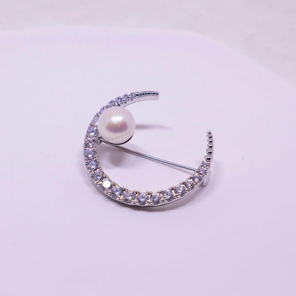 Natural Light 6A Freshwater Pearl Curved Crescent Brooch Autumn And Winter Temperament Pin