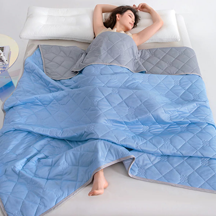 Cooling Summer Quilt 180 x 200cm Ice Silk Solid Colour Lightweight Comforter