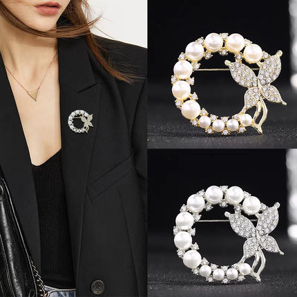 Pearl Butterfly Brooch Pin Round Crystal Wreath Gold Tone Fashion Pin