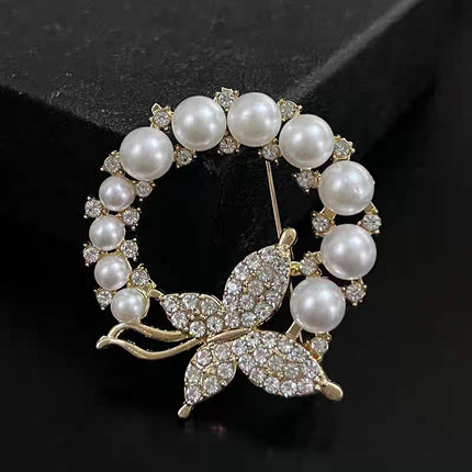 Pearl Butterfly Brooch Pin Round Crystal Wreath Gold Tone Fashion Pin