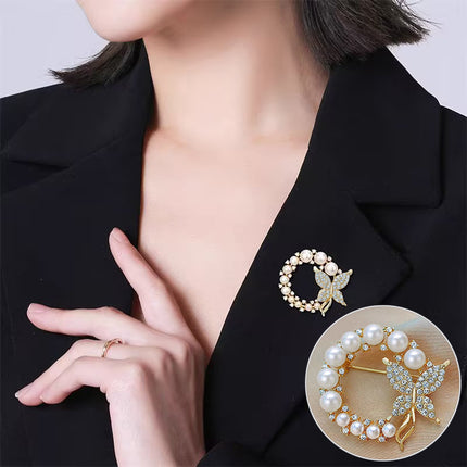 Pearl Butterfly Brooch Pin Round Crystal Wreath Gold Tone Fashion Pin