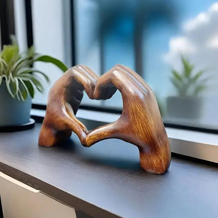 Heart Shaped Resin Statue Decorative Ornament for Living Room Desktop Home Decor