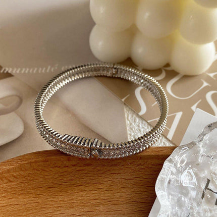 Elegant Oval Bracelet Minimalist Design Luxury Women Fashion Jewelry Gift