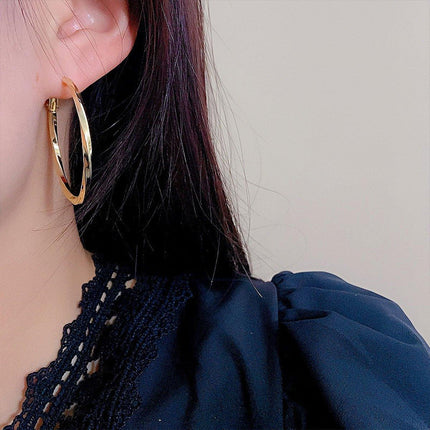 European American Fashion Statement Large Hoop Earrings Classic Retro Jewelry