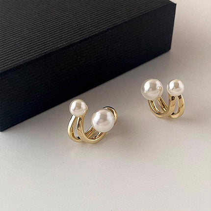 Vintage Pearl Earrings Studs Elegant Jewelry for Women Classic Fashion Accessory