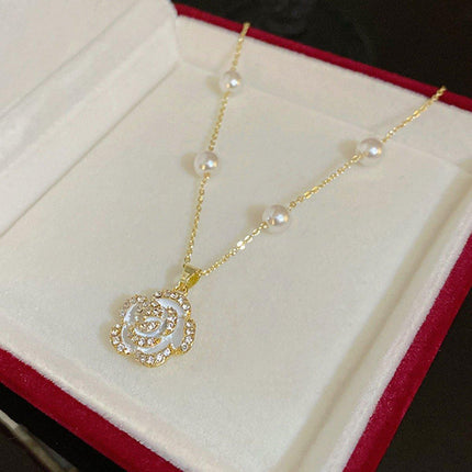 Golden Flower Pearl Necklace Elegant Jewelry for Women Fashion Gift Accessory