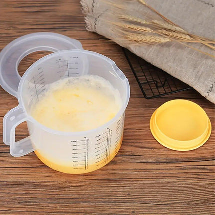 2.5L Plastic Measuring Cup with Lid Baking Measuring Cups with Scale for Home