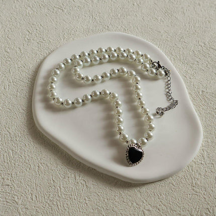 Black Heart Pearl Vintage Necklace Elegant Jewelry for Women Fashion Gift
