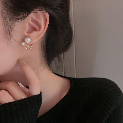 Vintage Pearl Earrings Studs Elegant Jewelry for Women Classic Fashion Accessory