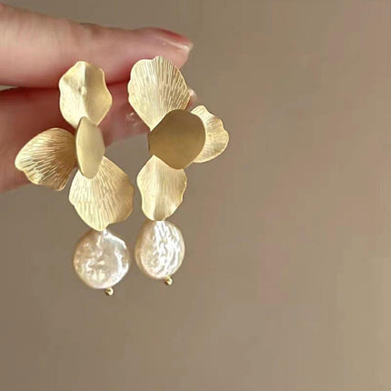 Gold Flower Long Earrings Vintage Elegant Fashion Jewelry for Women Chic Gift