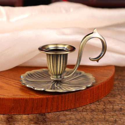 Retro Handheld Candlestick Holder European Style Candle Stand Metal Candlestick