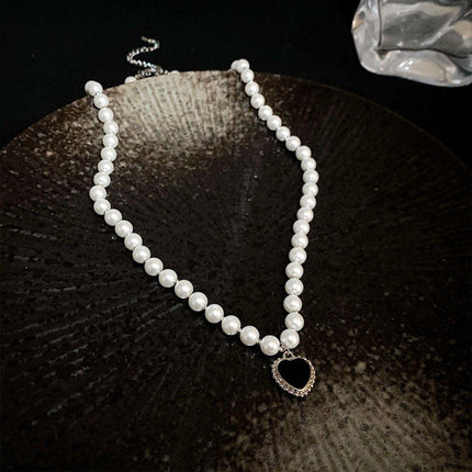 Black Heart Pearl Vintage Necklace Elegant Jewelry for Women Fashion Gift