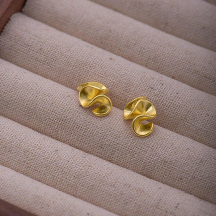 Small Premium Touch Earrings Stud Simple Elegant Design Fashion Jewelry