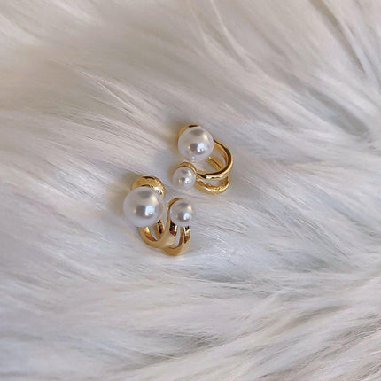 Vintage Pearl Earrings Studs Elegant Jewelry for Women Classic Fashion Accessory