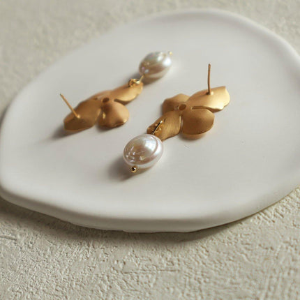 Gold Flower Long Earrings Vintage Elegant Fashion Jewelry for Women Chic Gift