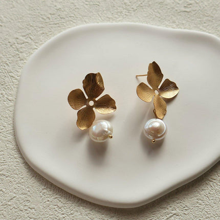 Gold Flower Long Earrings Vintage Elegant Fashion Jewelry for Women Chic Gift