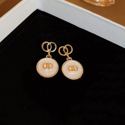 French Retro Vintage Pearl Earrings Hollow Circle High-end Needle Design