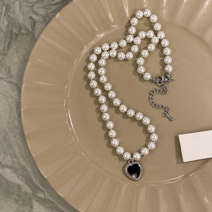 Black Heart Pearl Vintage Necklace Elegant Jewelry for Women Fashion Gift