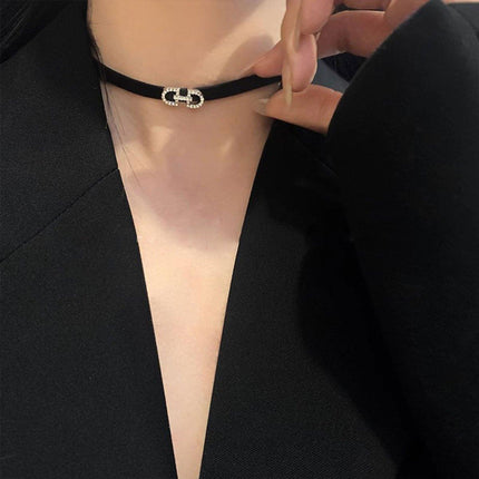 Elegant Black Necklace Simple and Stylish Temperament Jewelry for Women and Girl