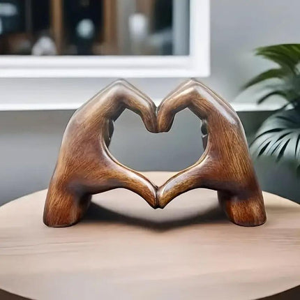 Heart Shaped Resin Statue Decorative Ornament for Living Room Desktop Home Decor
