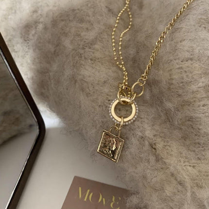 Vintage Gold Necklace Elegant Jewelry Women Classic Beauty Statement Piece