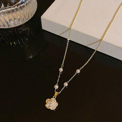Golden Flower Pearl Necklace Elegant Jewelry for Women Fashion Gift Accessory