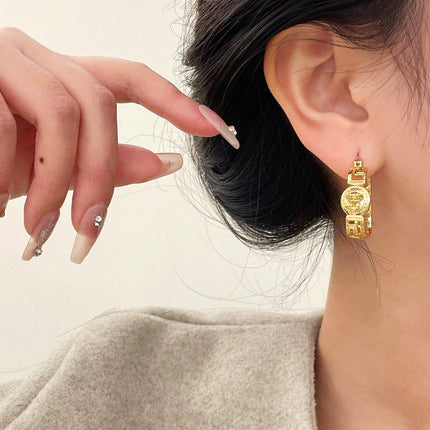 Vintage Matte Medusa Portrait Coin Earrings Elegant Fashion Jewelry for Women